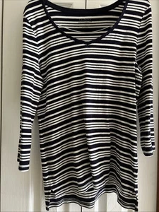 TALBOTS STRETCH WEEKEND TEE SIZE L BLUE & WHITE STRIPED 3/4 SLEEVE EUC 🌞 - Picture 1 of 5