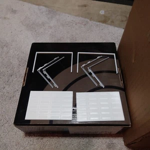 1:64 Maple Street garage door Kit, Set Of 2 - Picture 1 of 1