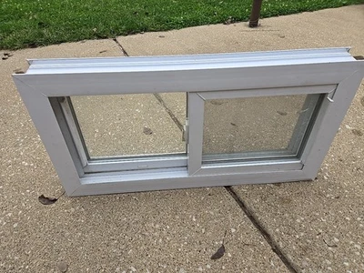 Ventana horizontal para el hogar 31,5 x 16,25 x 3,5 pulgadas Foto 1 de 4