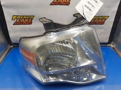 Яркий фон для правой пассажирской фары подходит для 07–14 Expedition 1144350 - Изображение 1 из 4