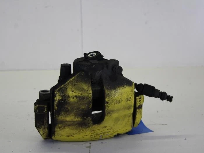 Étrier de frein avant gauche VW Passat B6 3C2 P8498927 - Photo 1/1