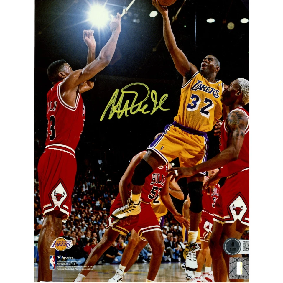 Magic Johnson Autographed Los Angeles Lakers 8x10 Photo Beckett Witness 49325 - Image 1 of 1