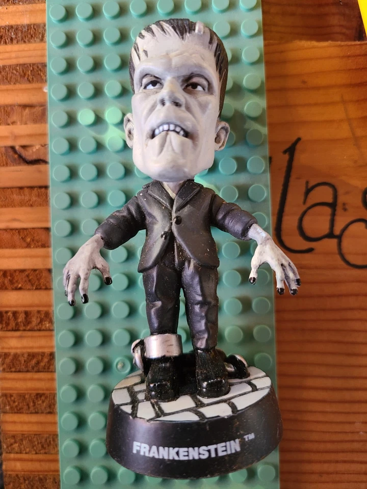 Sideshow Toys Universal Monsters Frankenstein 2000 - Image 1 of 1