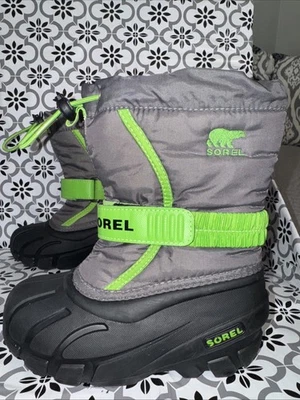 Botas de nieve Sorel para niños talla: 12 grises ráfagas verdes negras impermeables forradas de fieltro Foto 1 de 4