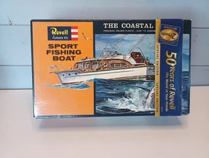 REVELL Special Edition Authentic Chris Craft's Sport Fishing Boat kit - 1/56 -  - Picture 1 of 11