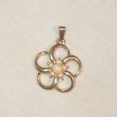 Lindo Colgante Flor Y Perla Delicado Oro Pequeño 2 Cm Dije Foto 1 de 2