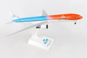 SKYMARKS (SKR972) KLM 777-300ER "ORANGE PRIDE" 1:200 SCALE MODEL W/GEAR & STAND - Picture 1 of 5