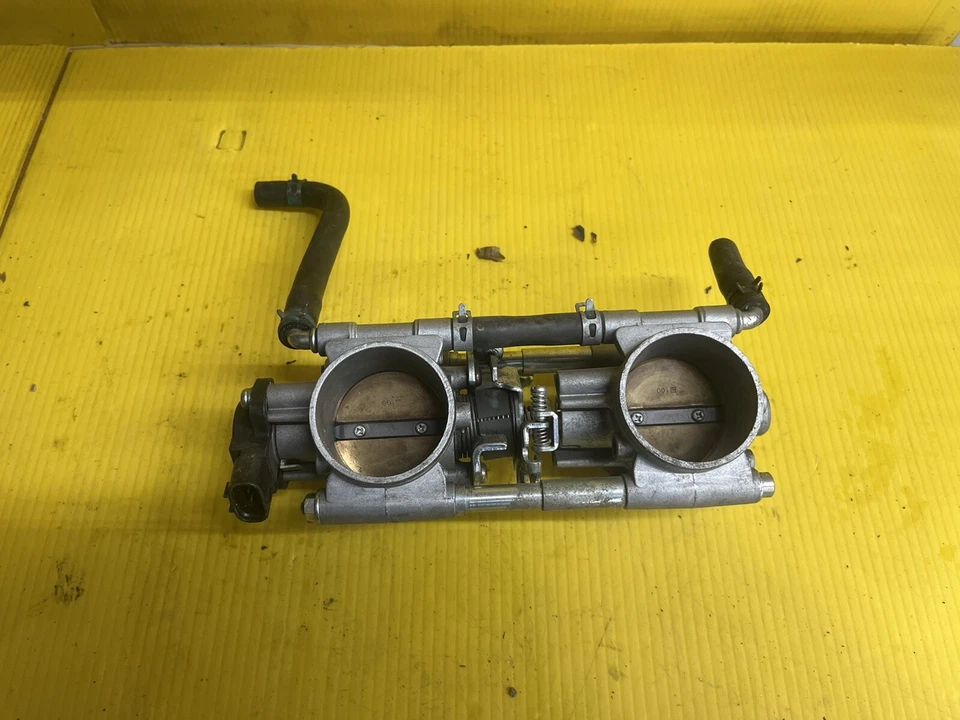 Polaris Dragon RMK 800 2009 2010 carrocería del acelerador Foto 1 de 1