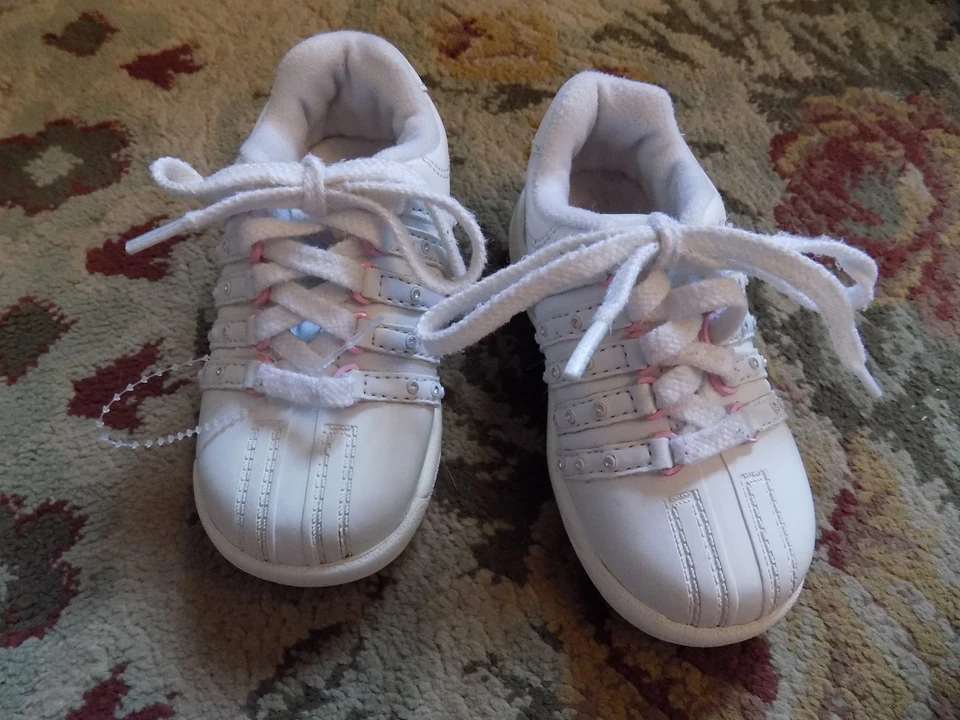 Adorable K-SWISS Baby Sneakers White Pink trim w/ rhinestones sz 5 EUC Tie Shoes - Image 1 of 4