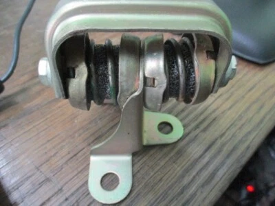 Rolls Royce Silver Cloud III, Bentley S3 exhaust hanger absorber NOS, UR5634 - Imagem 1 de 3