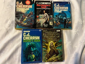C. J. Cherryh Daw Paperbacks Great Condition Downbelow Station Serpent's Reach - Imagen 1 de 6