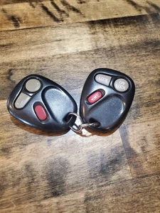 2 OEM Keyless Entry Remote Key Fob 3 Button Genuine GM KOBLEAR1XT 15042968 - Picture 1 of 9