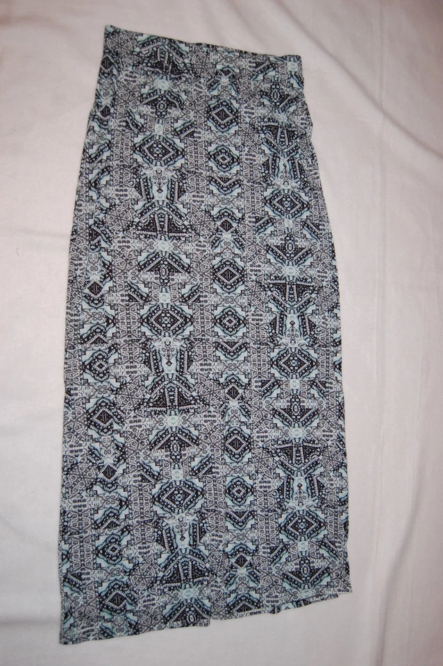Mujer FALDA MAXI DE PUNTO LARGO Abstracta NEGRO VERDE AZULADO ESTAMPADO AZTECA Abertura Trasera S 4-6 Foto 1 de 2