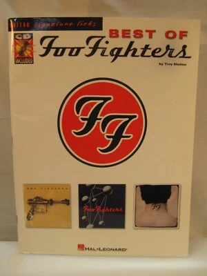 Libro de bolsillo Best of Foo Fighters - SIN CD Foto 1 de 4