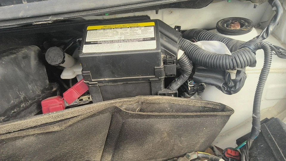 17 NISSAN VERSA Engine Fuse Box Foto 1 de 1