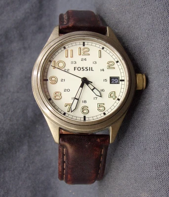 Reloj militar FOSSIL DE-1001 para hombre con batería nueva - ¡Funciona muy bien! f64 Foto 1 de 4