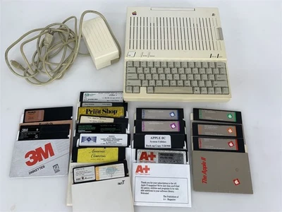 Computadora Apple II A2S4000 con fuente de alimentación y discos Foto 1 de 4