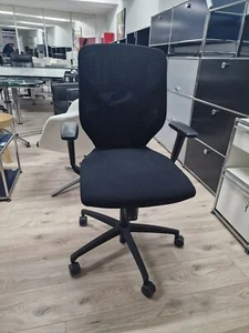 Wilkhahn - IN 184/7 - Bürodrehstuhl mit Kleiderbügel - Stoff - Schwarz - A295 - Bild 1 von 4