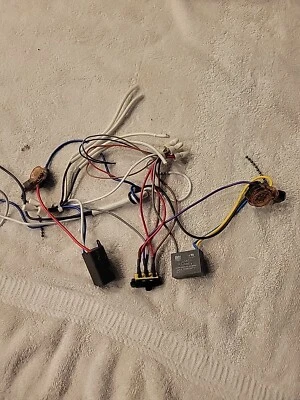 INTERRUPTORES/PIEZAS/TAPA ARNÉS CABLEADO VENTILADOR DE TECHO Foto 1 de 4