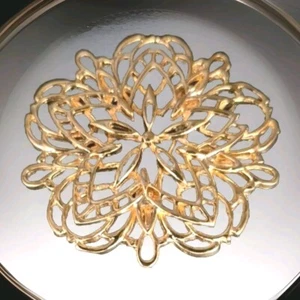 1 Ornate Brooch Gold Tone Filigree Fashion Brooch/Pin - Picture 1 of 4