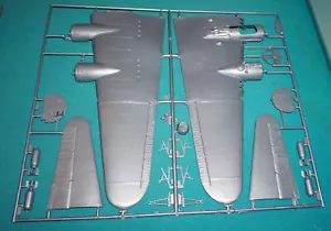 B-17G Flying Fortress Revell 1/48 Port Wing Bombs Etc. - Picture 1 of 1