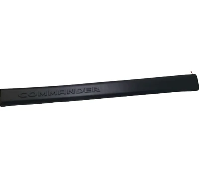 SE ADAPTA A JEEP COMMANDER 2006-2010 MOLDURA DE PUERTA DELANTERA 5JP69RXFAA - NUEVO OEM Foto 1 de 4
