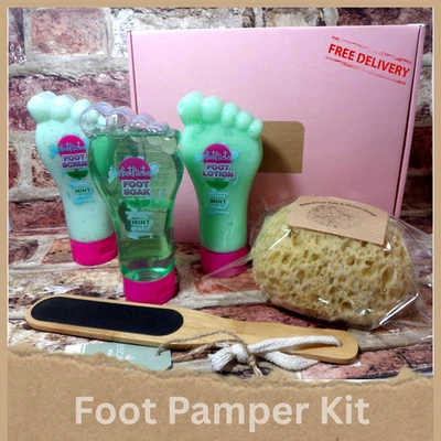 FOOT FACTORY Luxury Foot Pamper Kit Mint Foot Hamper Gift Set Christmas Gift Set