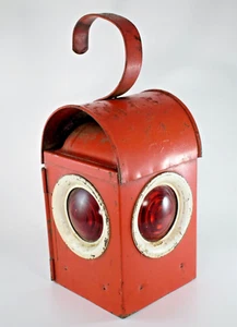 VINTAGE BAT ROAD TRAFFIC RAILWAY LANTERN LAMP CANDLE HOLDER - Picture 1 of 7