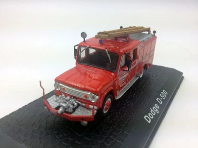 Atlas 1:72 Dodge D-500 Fire Engine Diecast Metal Model - Image 1 of 4
