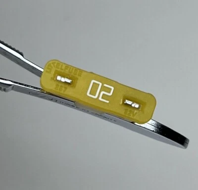 Littelfuse ATO Blade Fuse 20A 32V - Pack of 20 - Image 1 of 3