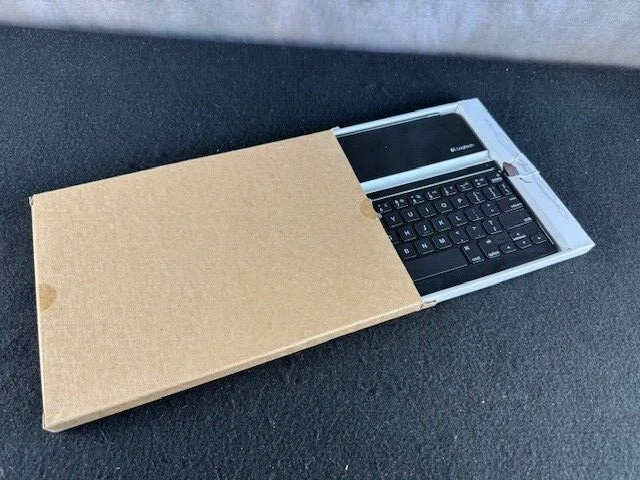 Logitech NEW (in orginal box) Combo  Detachable Keyboard Case for iPad - Image 1 of 4