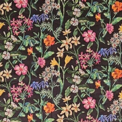 Tela Liberty Floral CÉSPED CLARO CON Todo Tela Algodón AVG 7/8 YARDAS Corte irregular Foto 1 de 4