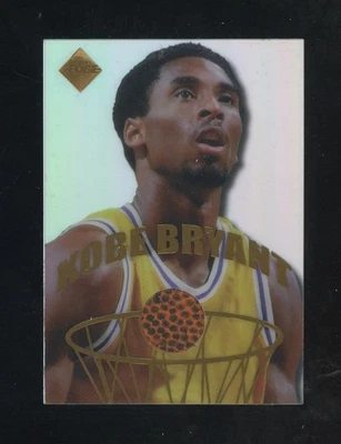 Baloncesto Collector's Edge 1998 Kobe Bryant Los Angeles Lakers Salón de la fama reliquia de pelota Foto 1 de 2