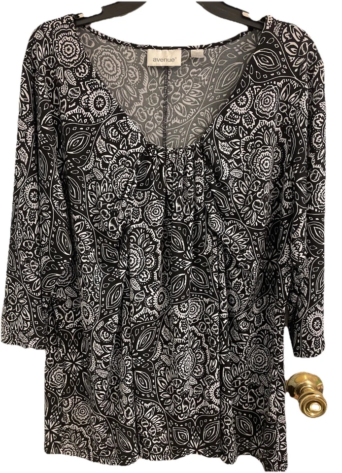 Blusa Top AVENUE Talla 18/20 Cachemira Cuello Redondo Mangas 3/4 Elastizada Negra Blanca Foto 1 de 4