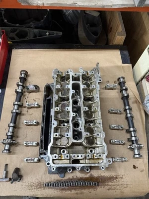 2005 YAMAHA F200 STARBOARD CYLINDER HEAD PN# 69J-W009A-03-1S PN# 69J-11110-01-94 - Image 1 of 4