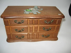 Vintage wooden child's Jewelry box with a elephant with balloons on top 2 drawer - Picture 1 of 10