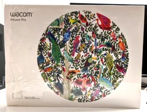 Wacom Intuos Pro Pen Tablet - Picture 1 of 5