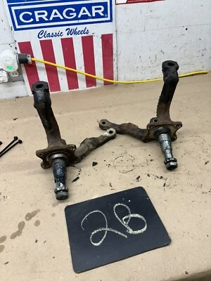 71 72 73 74 75 76 77 Maverick Comet 1970 par de husillos de freno de tambor delantero Foto 1 de 4