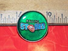 VINTAGE ROLLING STONES ROUND METAL HAT/LAPEL/JACKET  PIN, NEW OLD STOCK