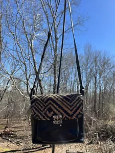 Borsa a tracolla Patricia Nash Leandra Flap motivo tribale naturale in pelle nera - Foto 1 di 10