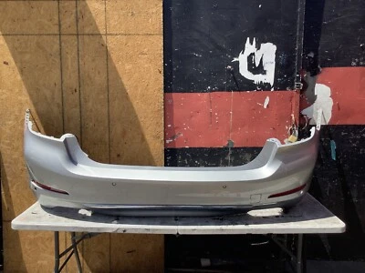2017 2018 2019 2020 BMW 5 SERIES 530i 540i PARA-CHOQUE TRASEIRO AFTERMARKET USADO - Imagem 1 de 4