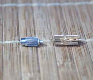 MINOLTA AF ZOOM 70-210 MM  F4,5 ( 22 )-5,6 LENS PARTS: TOOTHED GEARS. - Picture 1 of 2