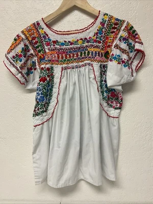 Blusa Para Mujer Mexicana Muy Bordada Top Arco Iris Blanco Talla MD Foto 1 de 4
