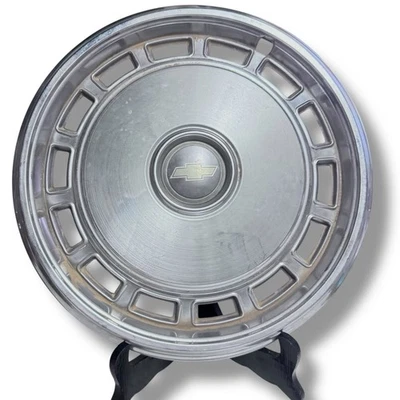 Chevrolet Monza Vega 1976-1980 OEM 13" tapacubos cubierta de rueda 00387543 Foto 1 de 4