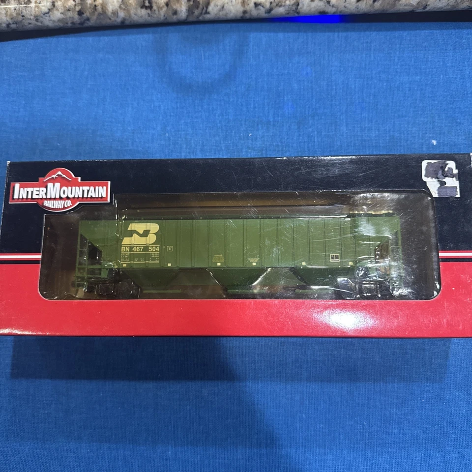 InterMountain HO 453119 Frisco - BN Green 4750 Cu Ft 3-Bay Covered Hopper