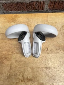 Genuine Meta Oculus Quest 2 Left & Right Controllers (Pair) - Picture 1 of 10