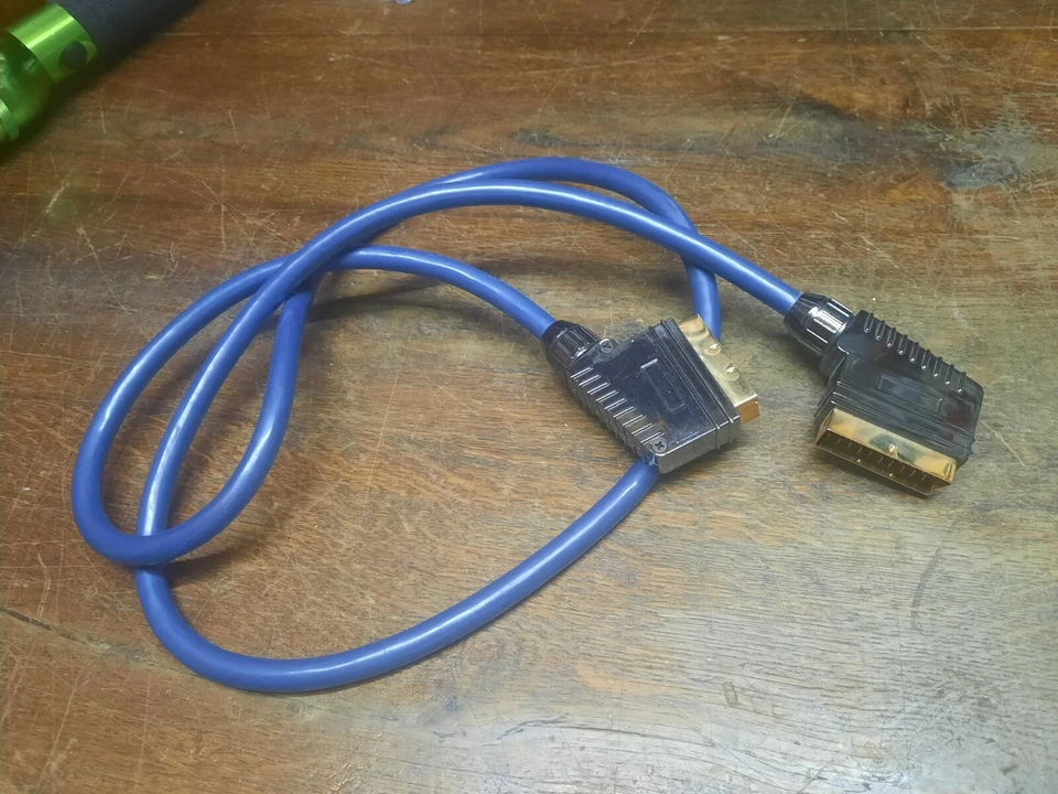 Guter SCART KABEL (Metal / Vergoldetl Stecker) Blau, 1,56 m, Germany  - Bild 1 von 4