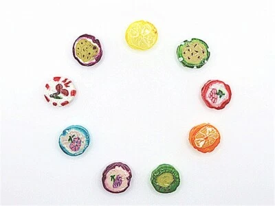 Caramelos de roca cortados, sabores de frutas, colores arco iris, dulces de fiesta Foto 1 de 4