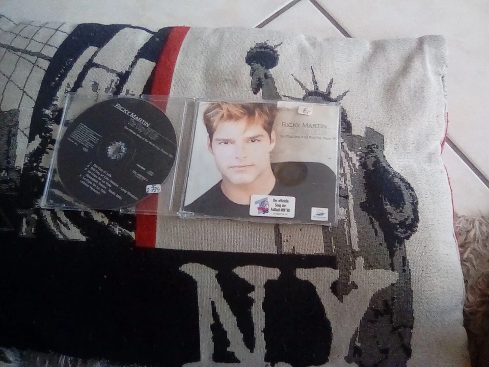 RICKY MARTIN  THE CUP OF  LIFE     MAXI  CD - Bild 1 von 1