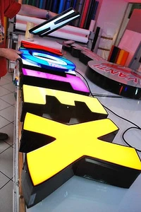 LED-Einzelbuchstaben, Leuchtbuchstaben, Frontleuchter, 300mm, Profil5 - Bild 1 von 9